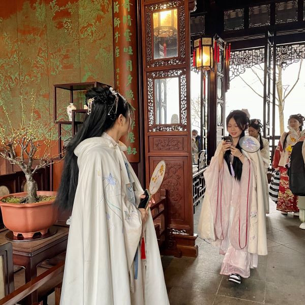 一轮大洗牌之后,消失的汉服回来了